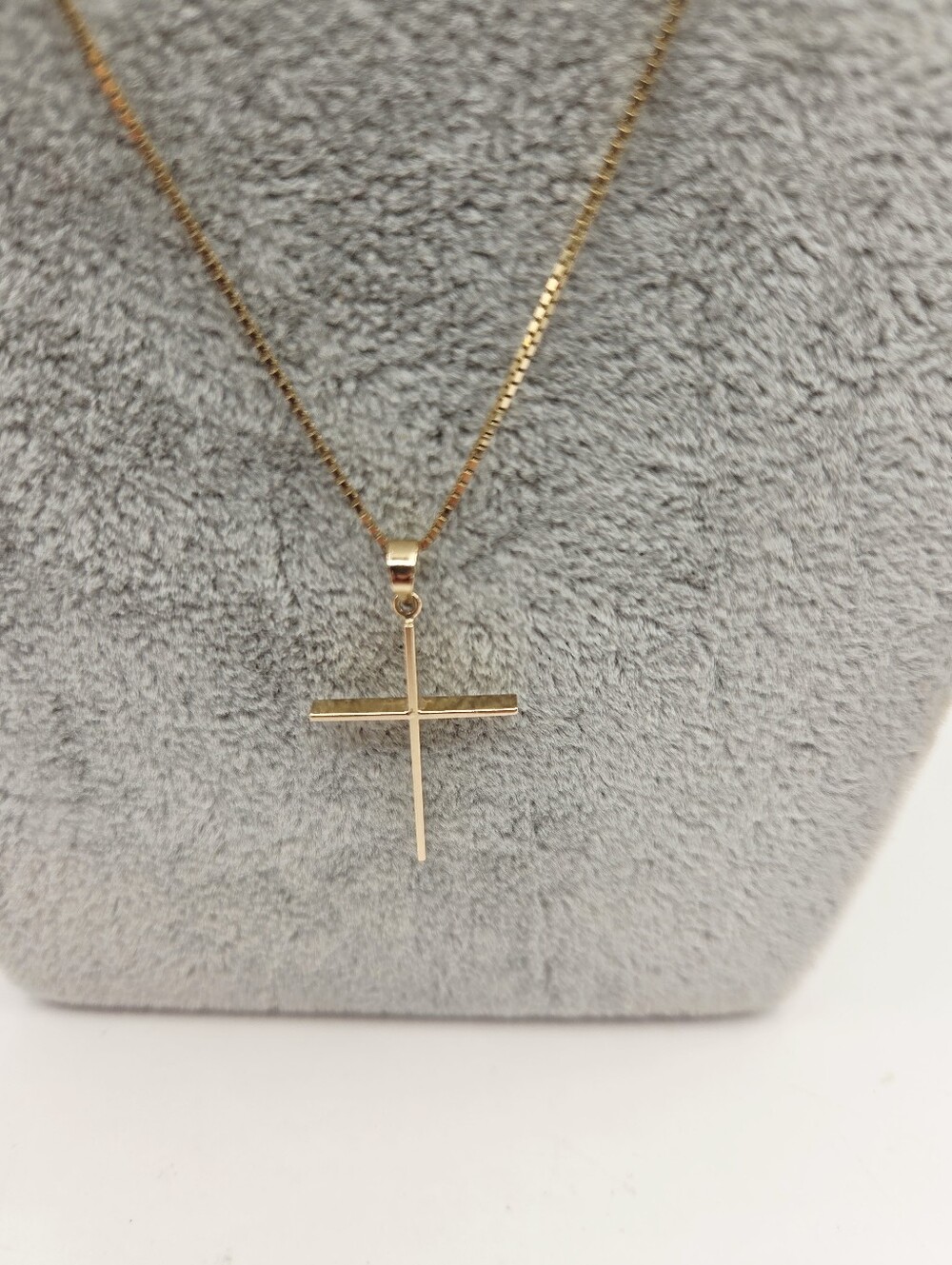 14kt Cross Pendent And 14kt Yellow Gold 2o" Chain